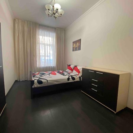 Suites On Chaikovskogo Одесса Экстерьер фото