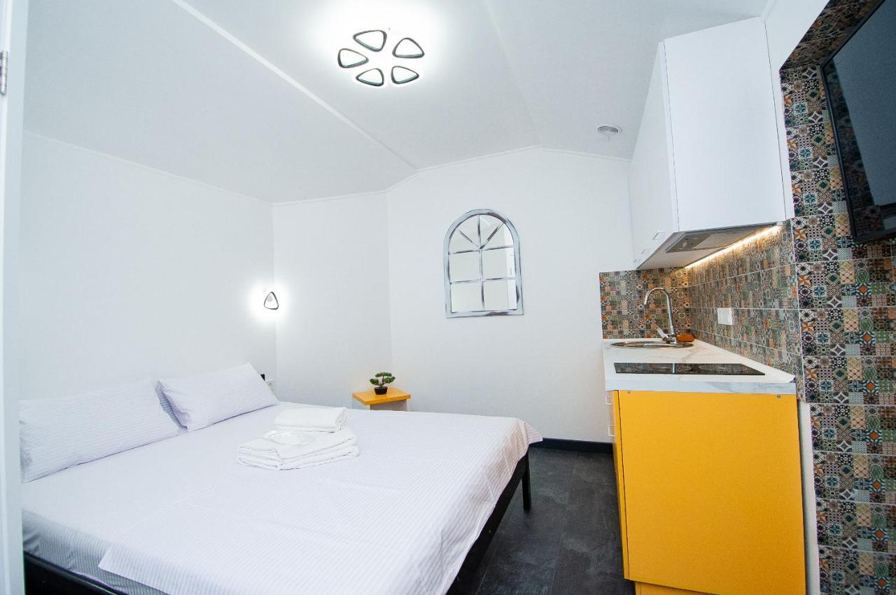 Suites On Chaikovskogo Одесса Экстерьер фото