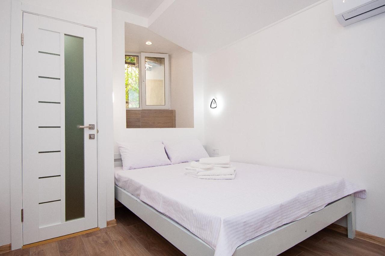 Suites On Chaikovskogo Одесса Экстерьер фото