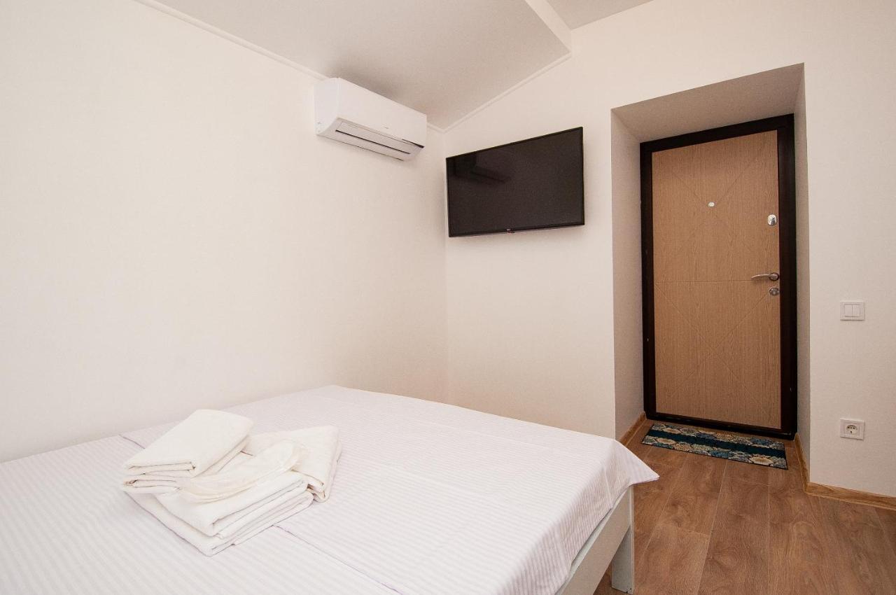 Suites On Chaikovskogo Одесса Экстерьер фото