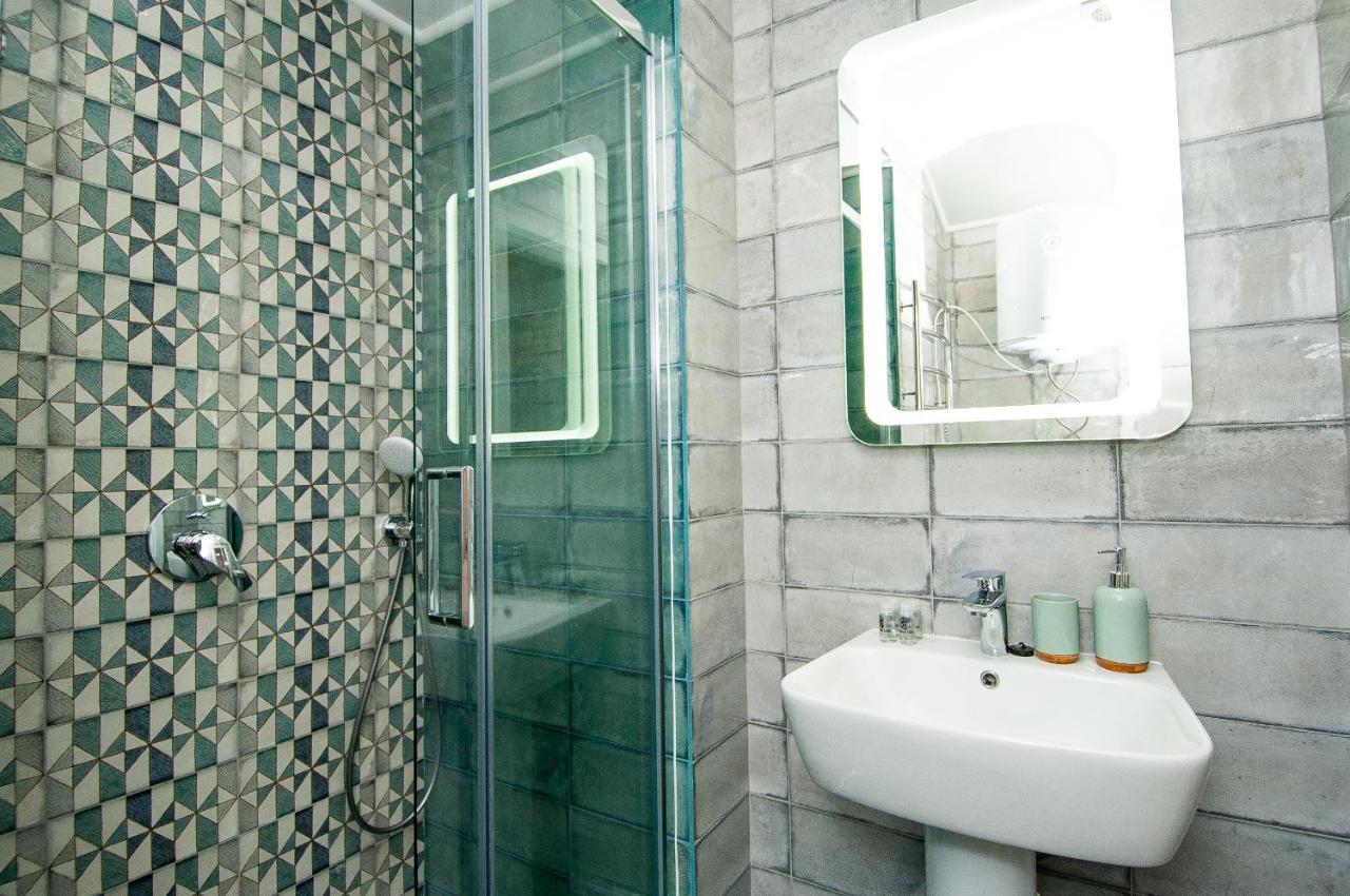 Suites On Chaikovskogo Одесса Экстерьер фото