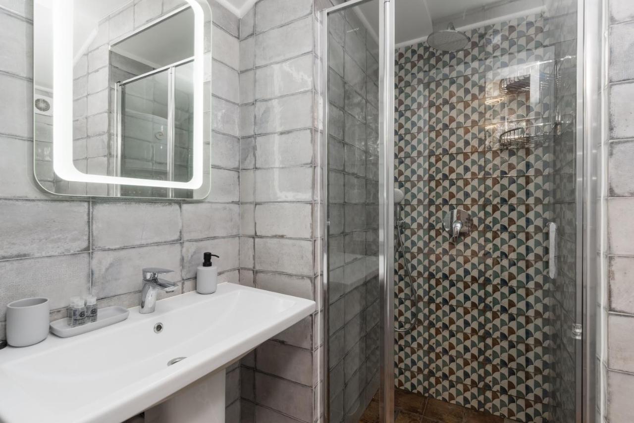 Suites On Chaikovskogo Одесса Экстерьер фото