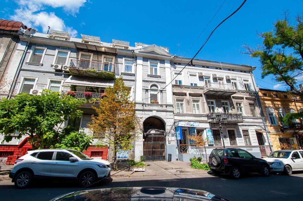 Suites On Chaikovskogo Одесса Экстерьер фото